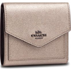 Mały Portfel Damski COACH - Met Sm Wall 59972 GMO3Z Gm/Platinum. Żółte portfele damskie Coach, bez wzorów, ze skóry. Za 399,00 zł.
