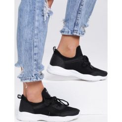 Czarne Buty Sportowe Superatom. Czarne buty sportowe damskie Inny, bez wzorów, sportowe. Za 69,99 zł.