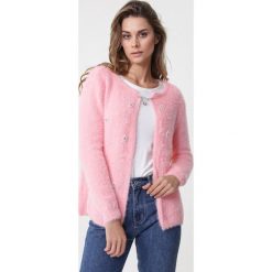 Jasnoróżowy Kardigan Live Alive. Różowe swetry damskie Born2be, xl. Za 89,99 zł.