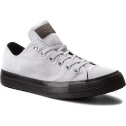 Tenisówki CONVERSE - Ctas Ox 560648C White/Almost Black. Białe półbuty damskie Converse, na co dzień, bez wzorów, z gumy, bez obcasa, na płaskiej podeszwie, bez zapięcia. W wyprzedaży za 199,00 zł.