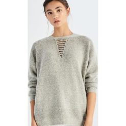 Sweter z aplikacją - Jasny szar. Szare swetry klasyczne damskie marki Sinsay, s, z aplikacjami. Za 59,99 zł.