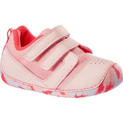 Buty do gimnastyki 510 I LEARN BREATH dla dzieci. Różowe buciki niemowlęce DOMYOS, z poliesteru, bez zapięcia. Za 64,99 zł.
