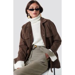 NA-KD Trend Kurtka jeansowa oversize - Brown. Brązowe kurtki damskie marki NA-KD Trend, bez wzorów, z jeansu, długie, bez kaptura. Za 323,95 zł.