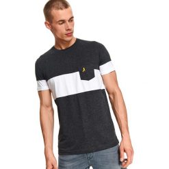 T-SHIRT KRÓTKI RĘKAW MĘSKI Z HAFTEM, Z APLIKACJĄ. Szare t-shirty męskie Top Secret, na zimę, s, z haftami, z bawełny, z kontrastowym kołnierzykiem, krótkie. W wyprzedaży za 19,99 zł.