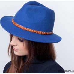 Kapelusz damski fedora HOWARD. Niebieskie kapelusze damskie marki Pakamera, z bawełny. Za 110,00 zł.