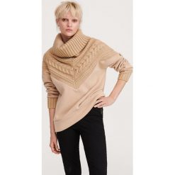 Bluza z golfem - Beżowy. Brązowe bluzy damskie Reserved, s, bez wzorów, bez rękawów, bez kaptura. Za 119,99 zł.