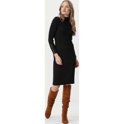 Czarna Sukienka Lansdowne. Czarne sukienki damskie Born2be, na imprezę, s, moro, z dzianiny, militarne, ze stójką, bez rękawów, długie, midi. Za 139,99 zł.