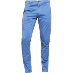 BOSS CASUAL SLIM Spodnie materiałowe light blue. Niebieskie bez kategorii BOSS Casual, z elastanu. Za 419,00 zł.