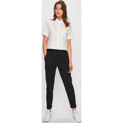Calvin Klein Jeans - Spodnie. Czarne spodnie damskie Calvin Klein Jeans, s, z elastanu. W wyprzedaży za 349,90 zł.