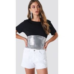 Galore x NA-KD Srebrny gorset z cekinami - Silver. Szare gorsety damskie marki Galore x NA-KD, bez wzorów. W wyprzedaży za 32,38 zł.