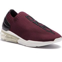 Sneakersy DKNY - Neptune K3849761 Oxblood. Czerwone półbuty damskie DKNY, ze skóry. W wyprzedaży za 379,00 zł.