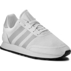 Buty adidas - N-5923 C D96695 Ftwwht/Gretwo/Cblack. Białe półbuty dziewczęce Adidas, na sznurówki. W wyprzedaży za 169,00 zł.