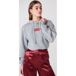 Bluzy rozpinane damskie: NA-KD Urban Bluza z kapturem i logo NA-KD - Grey