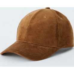 Brązowa sztruksowa czapka. Pomarańczowe czapki męskie marki Pull&Bear, ze sztruksu. Za 59,90 zł.