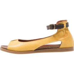 Sandały damskie: lilimill WANDA Sandały rock sole