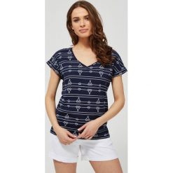 T-shirt z nadrukiem. Niebieskie bluzki damskie Moodo, xxl, z nadrukiem, z bawełny, klasyczne, z dekoltem w serek, z krótkim rękawem. Za 29,99 zł.