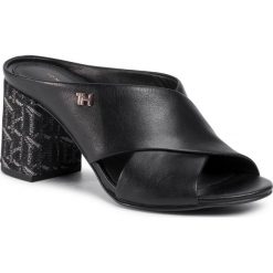 Klapki TOMMY HILFIGER - Th Raffia Mid Heel Sandal FW0FW04841 Black BDS. Czarne klapki damskie TOMMY HILFIGER, bez wzorów, ze skóry, bez obcasa, na obcasie. W wyprzedaży za 319,00 zł.