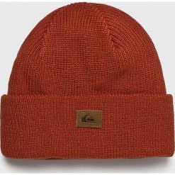 Quiksilver - Czapka. Pomarańczowe czapki męskie marki Quiksilver, na zimę, bez wzorów, z dzianiny. W wyprzedaży za 39,90 zł.