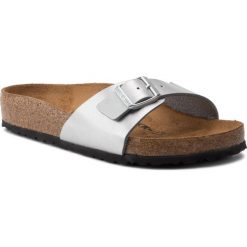 Klapki BIRKENSTOCK - Madrid Bs 0040411 Silver. Szare klapki damskie Birkenstock, bez wzorów, ze skóry ekologicznej, bez obcasa. Za 219,00 zł.