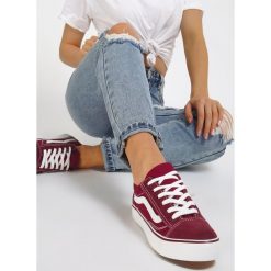 Bordowe Trampki Diolato. Czerwone buty sportowe damskie Renee, z aplikacjami, z gumy, przed kostkę, bez zapięcia. Za 79,99 zł.