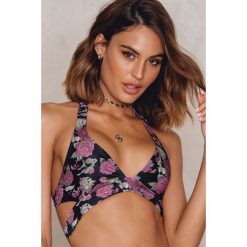 Bikini: NA-KD Swimwear Góra bikini z wycięciami – Black,Multicolor