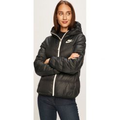 Nike Sportswear - Kurtka puchowa dwustronna. Czarne kurtki damskie Nike Sportswear, s, bez wzorów, z poliesteru, krótkie. W wyprzedaży za 399,90 zł.