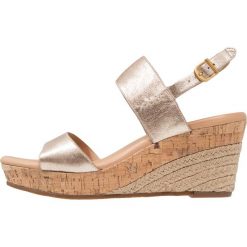 Rzymianki damskie: UGG ELENA Sandały na platformie gold