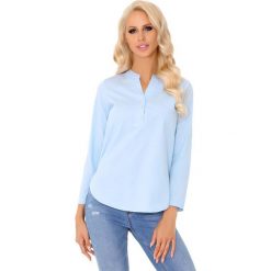 Jasno Niebieska Nowoczesna Bluzka Koszulowa w Typie Polo. Niebieskie bluzki damskie Molly.pl, s, bez wzorów, biznesowe, polo, z długim rękawem. Za 92,90 zł.