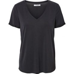 Koszulka "Havala" w kolorze czarnym. Czarne koszulki damskie Pieces, Vila, xs, bez wzorów, bez kołnierzyka, bez rękawów. W wyprzedaży za 55,95 zł.