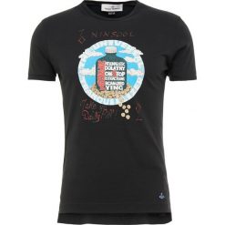 Vivienne Westwood Tshirt z nadrukiem black. Czarne koszulki męskie marki Vivienne Westwood, m, z nadrukiem, z bawełny, bez kołnierzyka. Za 629,00 zł.