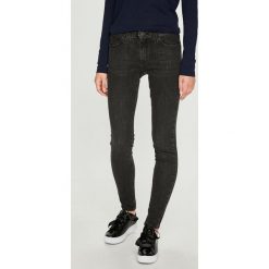 Wrangler - Jeansy Midnight Bird. Czarne rurki damskie marki Wrangler, z elastanu. Za 329,90 zł.