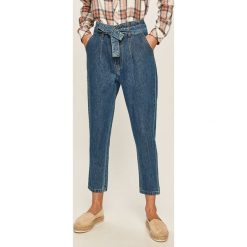 Answear - Jeansy. Niebieskie jeansy damskie ANSWEAR, s, z podwyższonym stanem. W wyprzedaży za 99,90 zł.