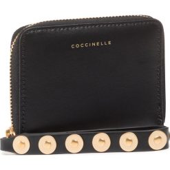 Mały Portfel Damski COCCINELLE - Linea F0B Fenice Coin E2 FOB 11 A2 01 Noir 001. Czarne portfele damskie Coccinelle, bez wzorów, ze skóry. Za 549,00 zł.