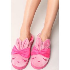 Ciemnoróżowe Kapcie Rabbit Burrow. Czerwone kapcie damskie other, z materiału. Za 39,99 zł.