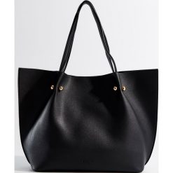 Torba shopper z kosmetyczką - Czarny. Czarne kosmetyczki damskie Mohito. Za 119,99 zł.
