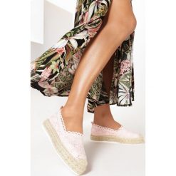 Różowe Espadryle Alftanes. Różowe espadryle damskie Born2be, bez wzorów, bez obcasa. W wyprzedaży za 89,99 zł.