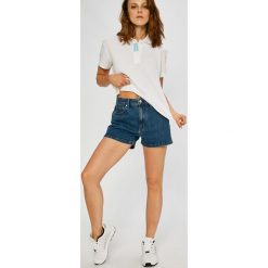 Calvin Klein Jeans - Szorty. Niebieskie szorty jeansowe damskie marki Calvin Klein Jeans, casualowe, z podwyższonym stanem. W wyprzedaży za 219,90 zł.