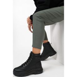 Czarne Sneakersy Celestial Pol. Czarne sneakersy damskie Born2be. Za 129,99 zł.