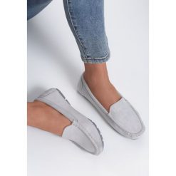 Białe Mokasyny Discreet. Białe mokasyny damskie Renee. Za 89,99 zł.