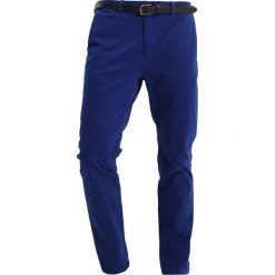 Chinosy męskie: Scotch & Soda STUART Spodnie materiałowe cobalt
