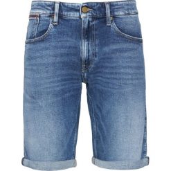 Szorty jeansowe Tommy Jeans Ronnie DM0DM08288. Niebieskie spodenki i szorty męskie Tommy Jeans, m, bez wzorów, z jeansu. Za 299,00 zł.