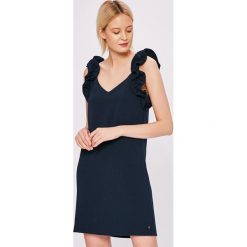 Pepe Jeans - Sukienka Marilo. Niebieskie sukienki damskie Pepe Jeans, na co dzień, s, bez wzorów, z elastanu, casualowe, bez kołnierzyka, bez rękawów, mini, proste. W wyprzedaży za 219,90 zł.