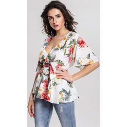 Biała Bluzka Cry. Białe bluzki damskie Renee, xl, w kwiaty, z okrągłym kołnierzem, z krótkim rękawem. Za 59,99 zł.