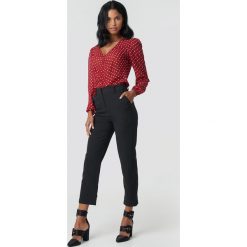 Spodnie damskie: NA-KD Classic Proste spodnie garniturowe - Black