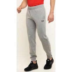 Spodnie dresowe EA7 Emporio Armani 8NPP53 PJ05Z 3905. Szare jeansy męskie EA7 Emporio Armani, s, bez wzorów, z bawełny. W wyprzedaży za 299,00 zł.