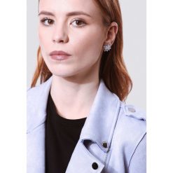 Srebrne Kolczyki In Search Of. Szare kolczyki damskie marki Born2be, z diamentem, srebrne. Za 19,99 zł.