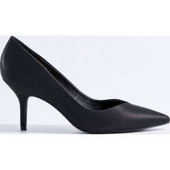 Czółenka na obcasie - Czarny. Czarne buty ślubne damskie marki Mohito, na obcasie. Za 129,99 zł.