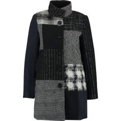 Płaszcze damskie pastelowe: Desigual ROSITA Krótki płaszcz black