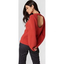 Swetry klasyczne damskie: Filippa K Sweter bawełniany Sculptural – Orange