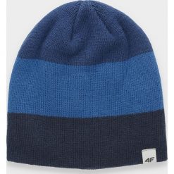 Czapka męska CAM157 - granat. Czapki męskie 4f, na zimę, bez wzorów, z dzianiny. Za 39,99 zł.